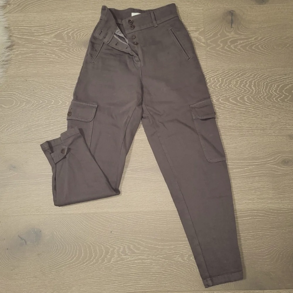 Modern Cargo Wilfred Free 00